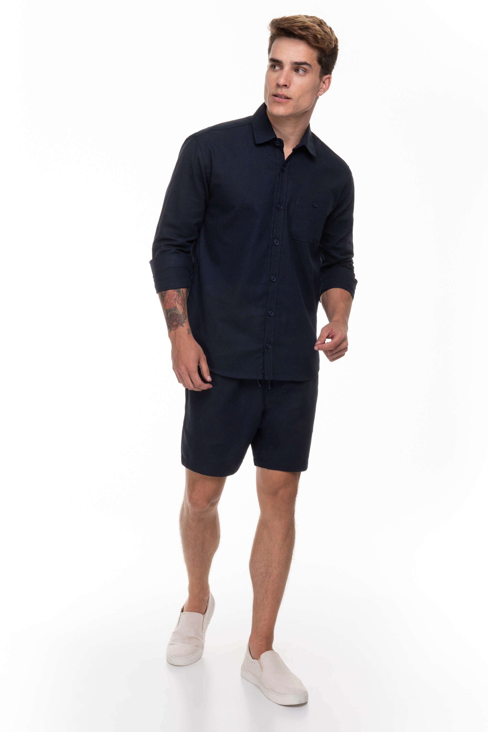 SHORT LINHO LINNUS PRETO